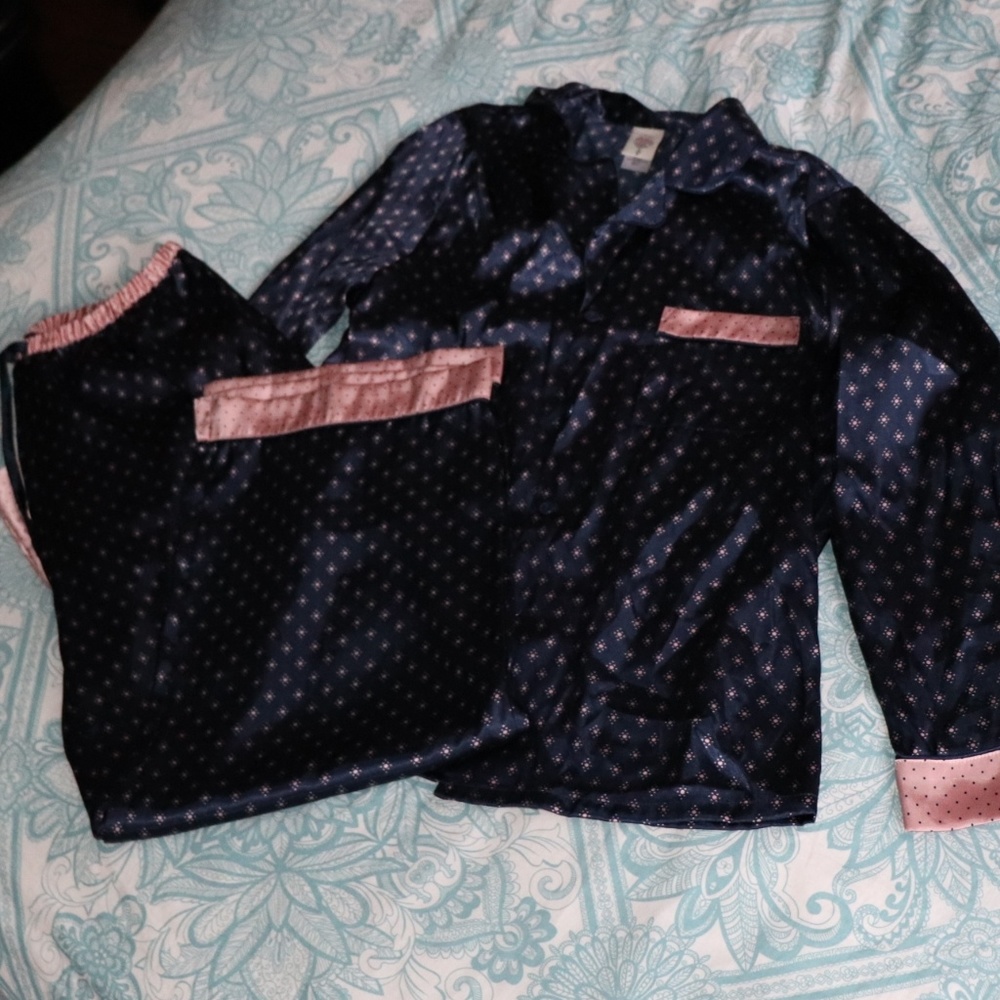 Silky Pjs - Picture 3 of 4